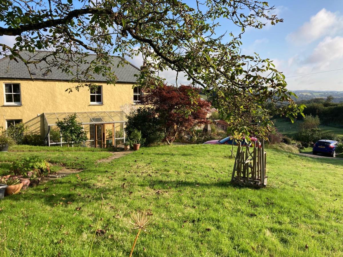 Frizenham Farmhouse Little Torrington Ngoại thất bức ảnh